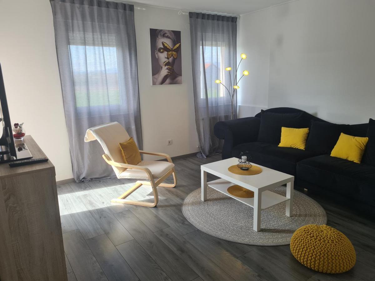 Apartman Lea Kraljevec Sesvetski エクステリア 写真